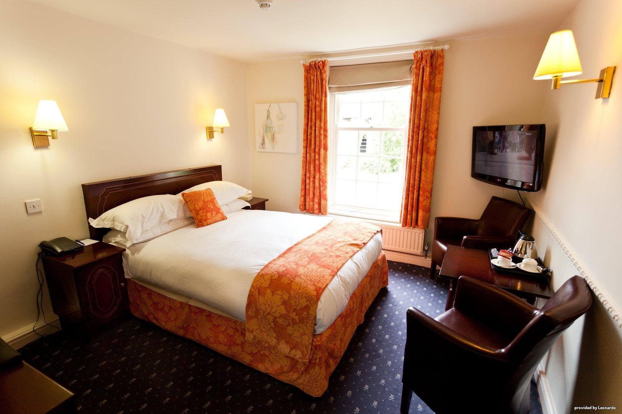 Western Sheffield Hall 3*